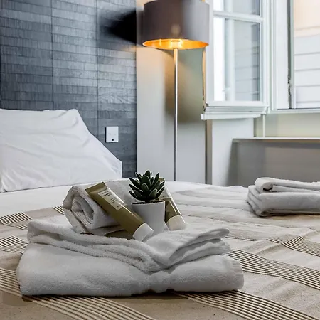 Salina Luxury Πανσιόν Πάρμα